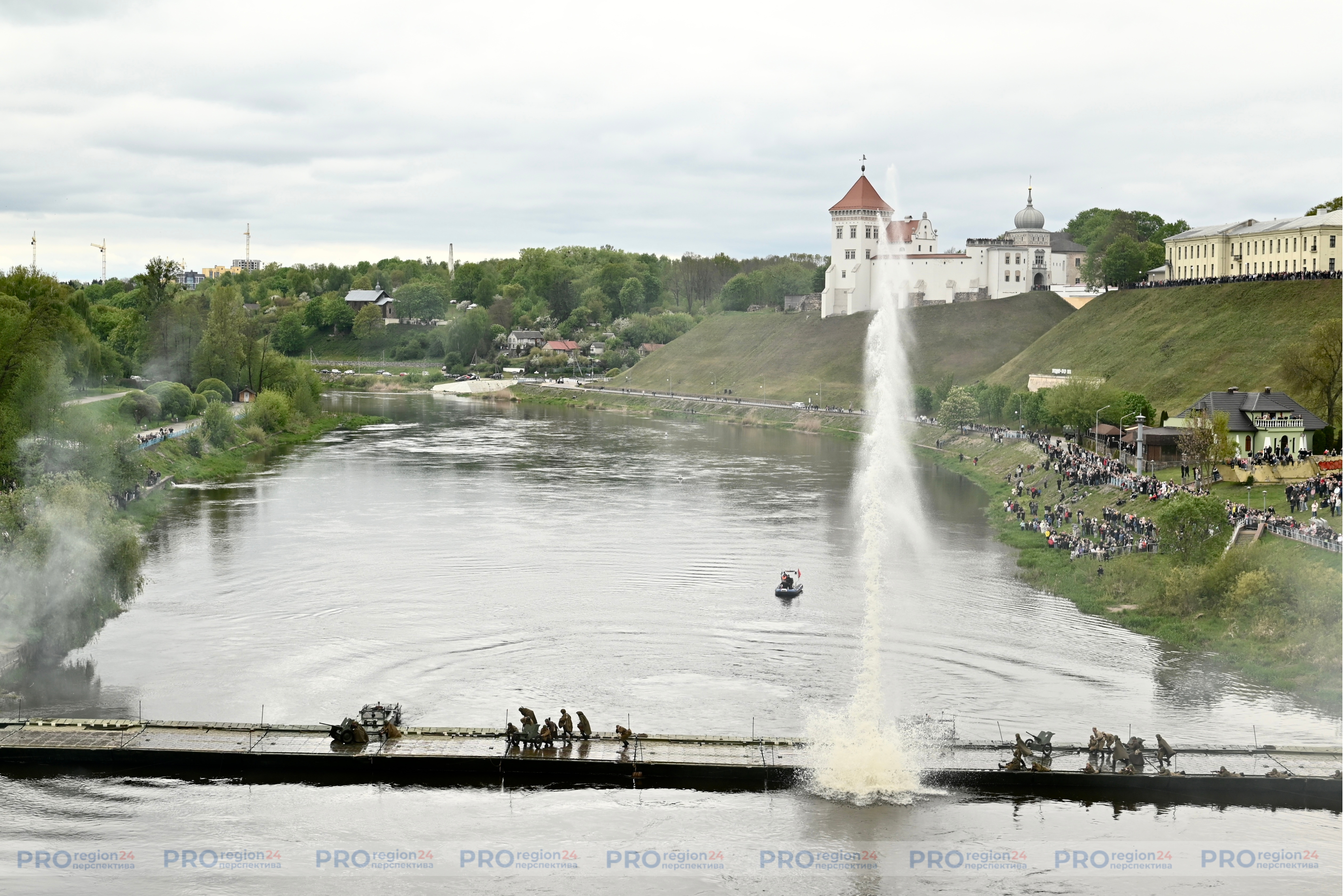 В Гродно прошла военно-историческая реконструкция форсирования Немана