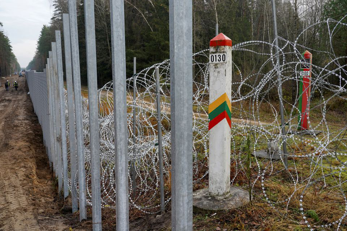 Литва собирается продлить заграждение на границе с Беларусью по реликтовым болотам