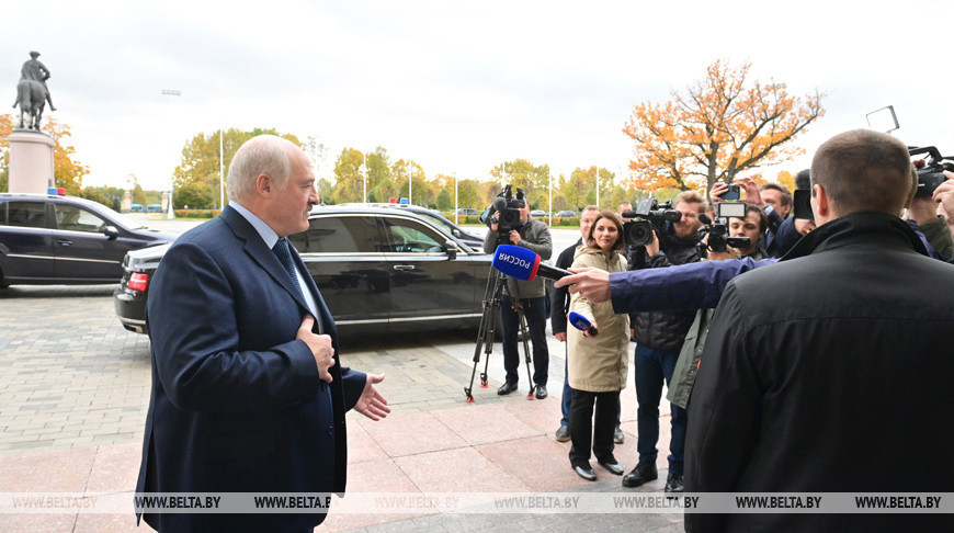 Александр Лукашенко прибыл на неформальную встречу глав государств СНГ