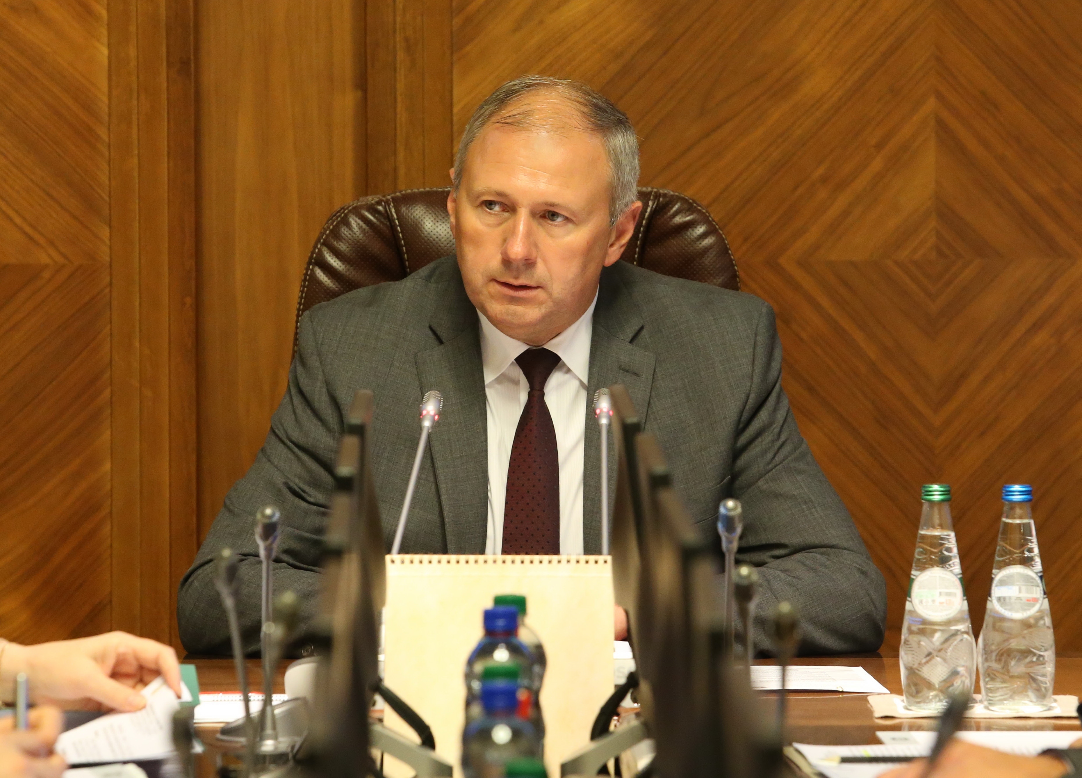 Правительство определилось с задачей на 2019 год по зарплатам бюджетников и пенсиям