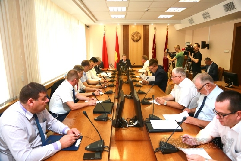 163 человека стали лауреатами ежегодного областного конкурса педагогических работников и тренеров-преподавателей