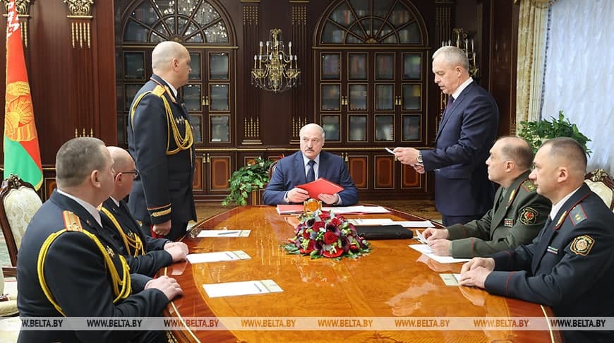 Александр Лукашенко - милиции: церемониться мы особо не должны, защищая интересы миллионов наших людей
