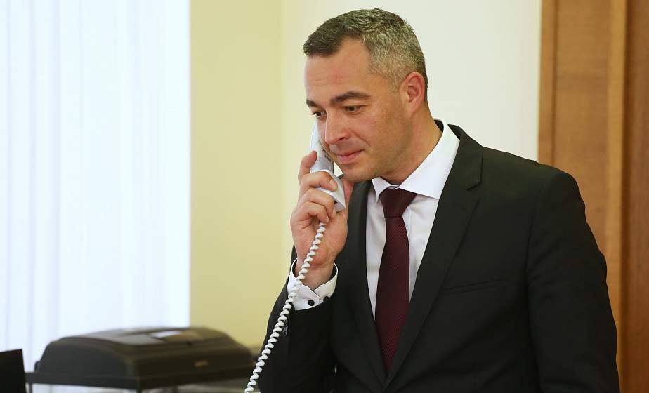 Ремонт дорог, наведение порядка на земле. Субботнюю прямую линию с жителями Гродненщины провел заместитель председателя облисполкома Виталий Невера