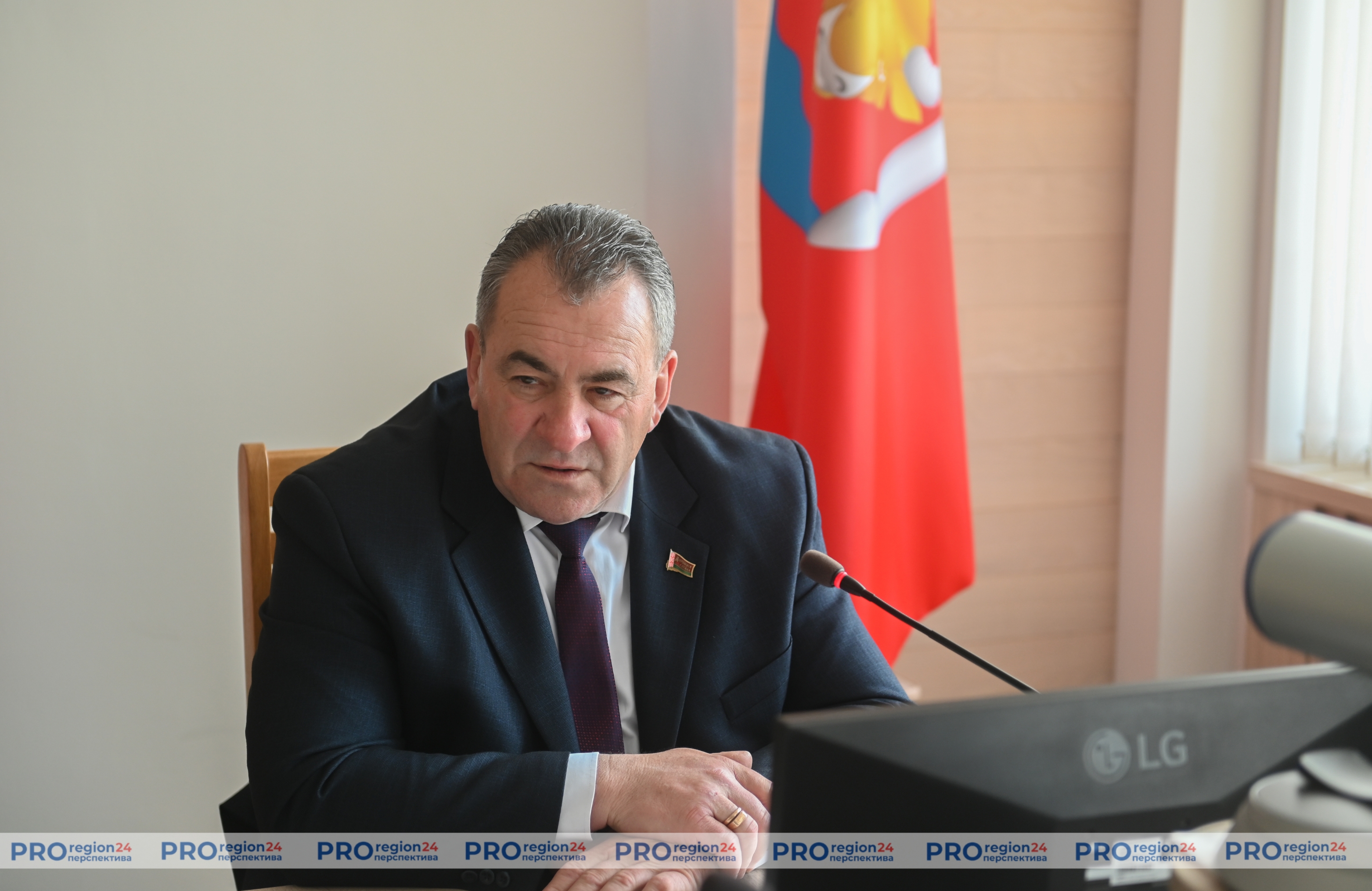 На планерке у председателя райисполкома обсуждался ход строительства профилакториев для телят и ряд других актуальных вопросов