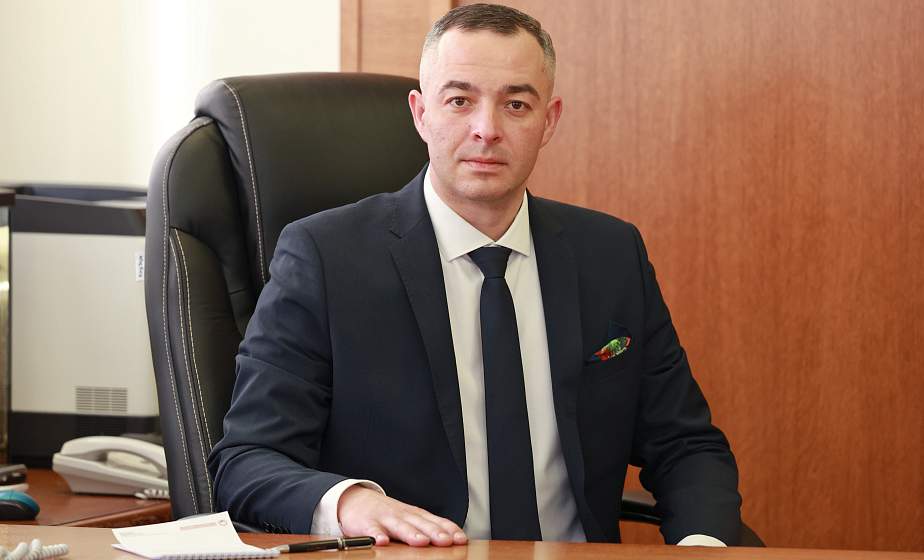 Субботнюю прямую линию с жителями региона провел заместитель председателя облисполкома Виталий Невера