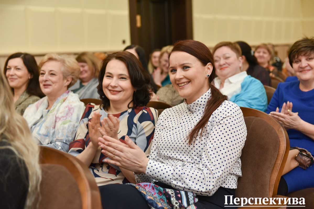 Фотофакт:  в Гродненском райисполкоме поздравили женщин с 8 марта