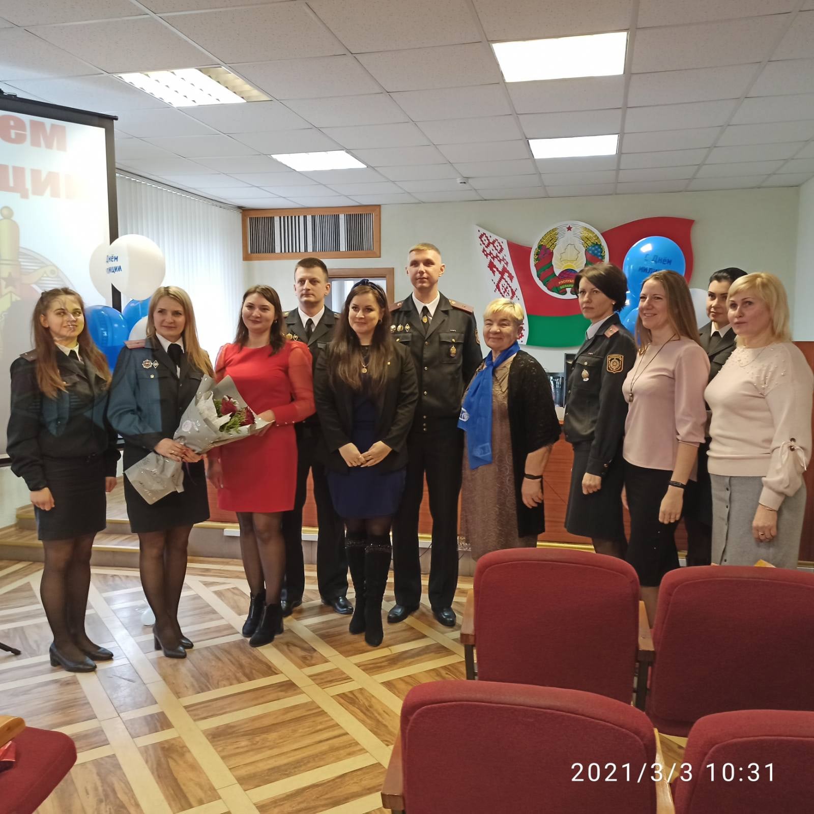 Пожелания от активистов ОО «БРСМ» по случаю профессионального праздника в среду принимали сотрудники Гродненского РОВД