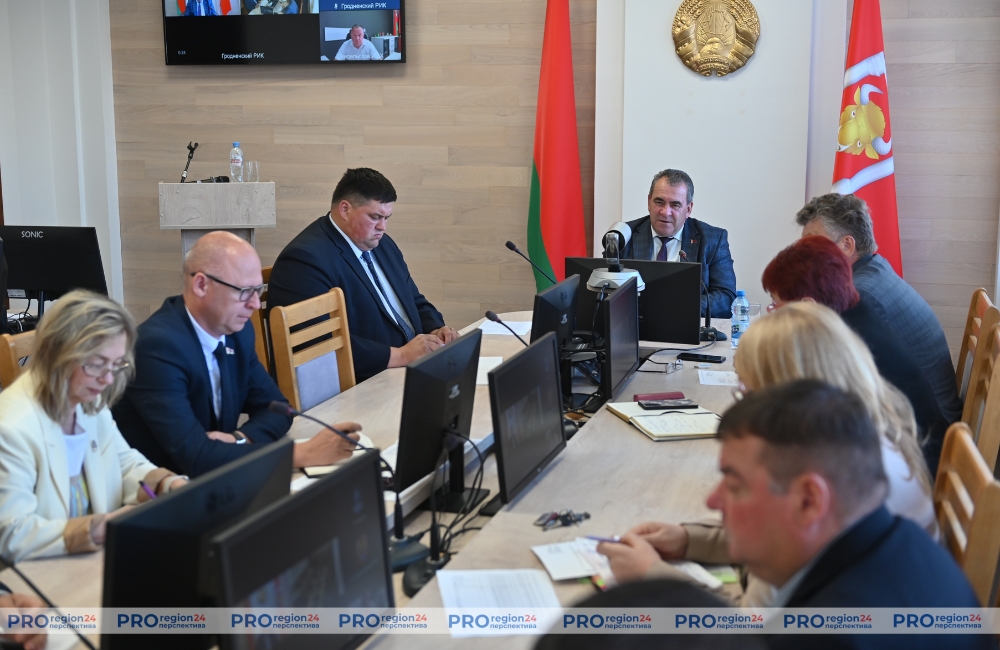 На планерке у председателя райисполкома: от заселения дома в Ратичах до наведения порядка на дорогах