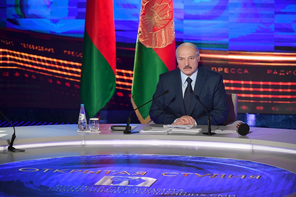 Лукашенко о роли СМИ: не факт, что ядерное оружие мощнее (обновлено)