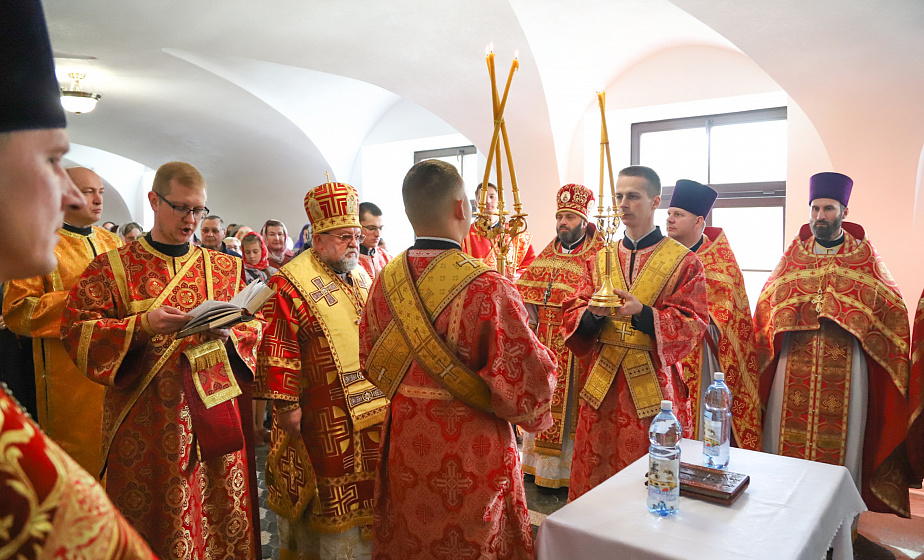 В Гродно освятили архиерейское подворье