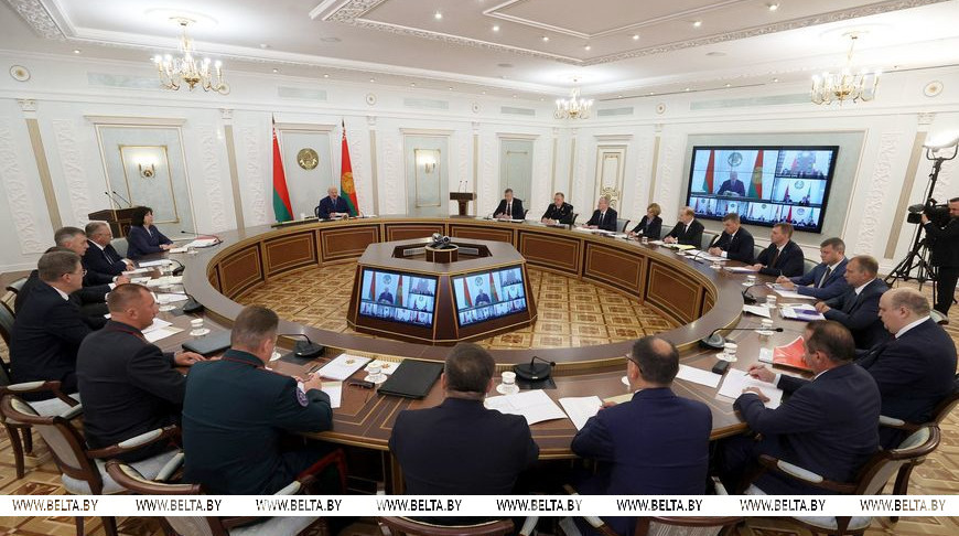 "Главное - уроки". Почему Лукашенко сравнил последствия урагана с войной и когда в регионах наведут полный порядок