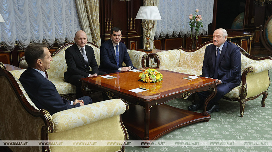 Александр Лукашенко подчеркивает важность совместной работы спецслужб Беларуси и России с учетом внешней обстановки