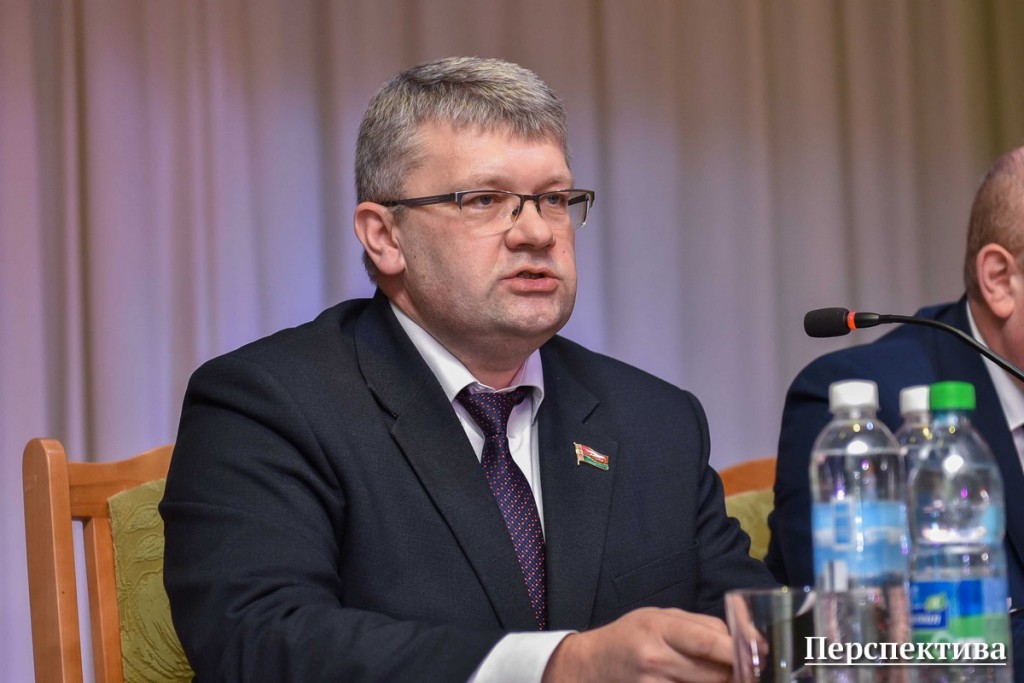 Директор ГУО "Квасовская средняя школа" Олег Хриптович о Послании Президента: "Патриота может воспитать только патриот"