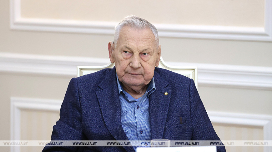 Александр Лукашенко поздравил трехкратного олимпийского чемпиона Александра Медведя с 85-летием