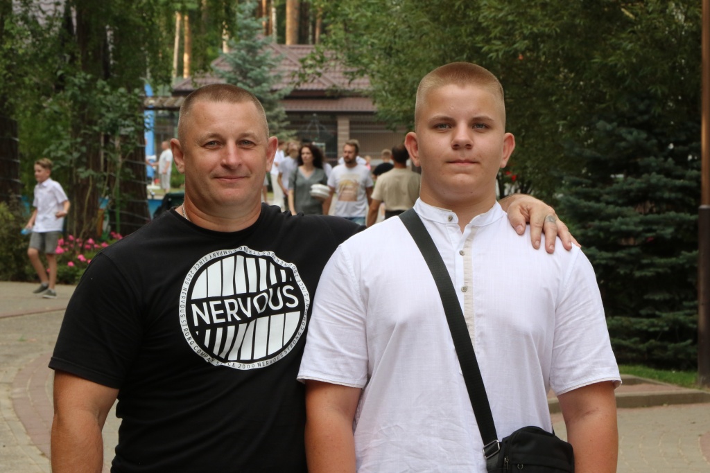 Макеенко ТИмур с папой.JPG
