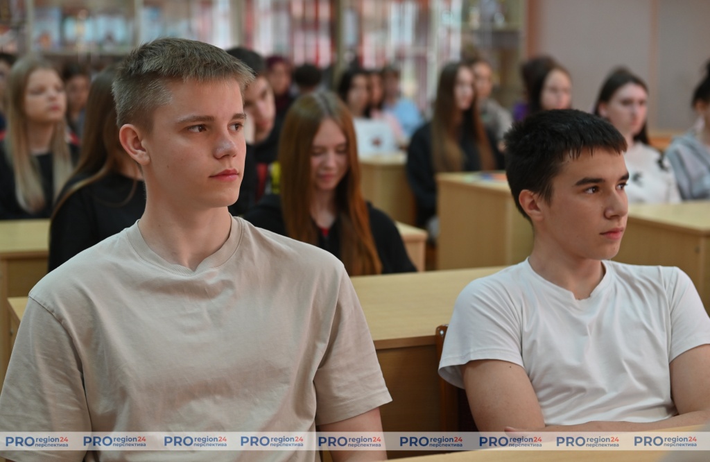 Выставка женщины 8