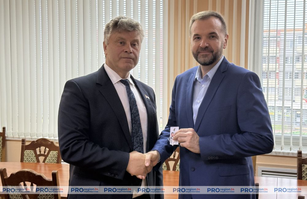Вручение партийных билетов 1