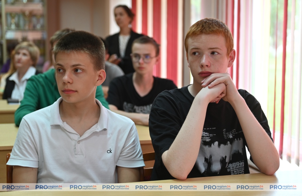 Выставка женщины 10