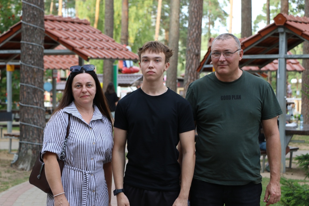 Дмитрий Чучва с семьей.JPG
