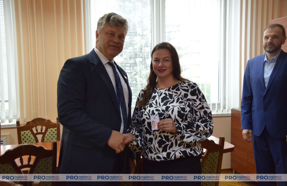 Вручение партийных билетов 5
