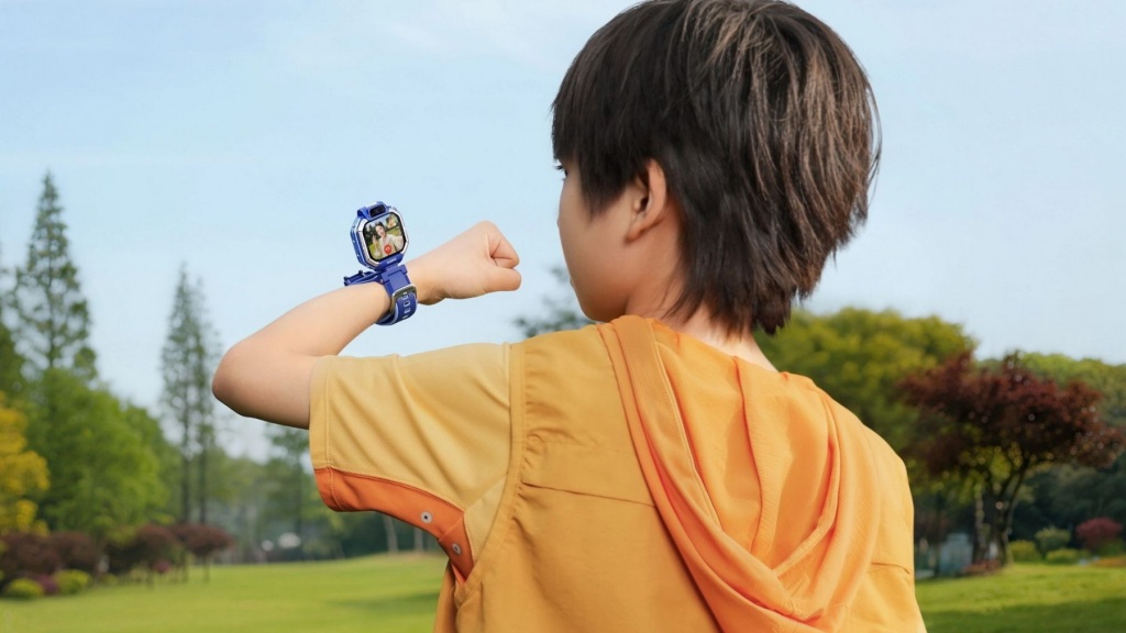 2 Huawei Watch Kids X1.jpg
