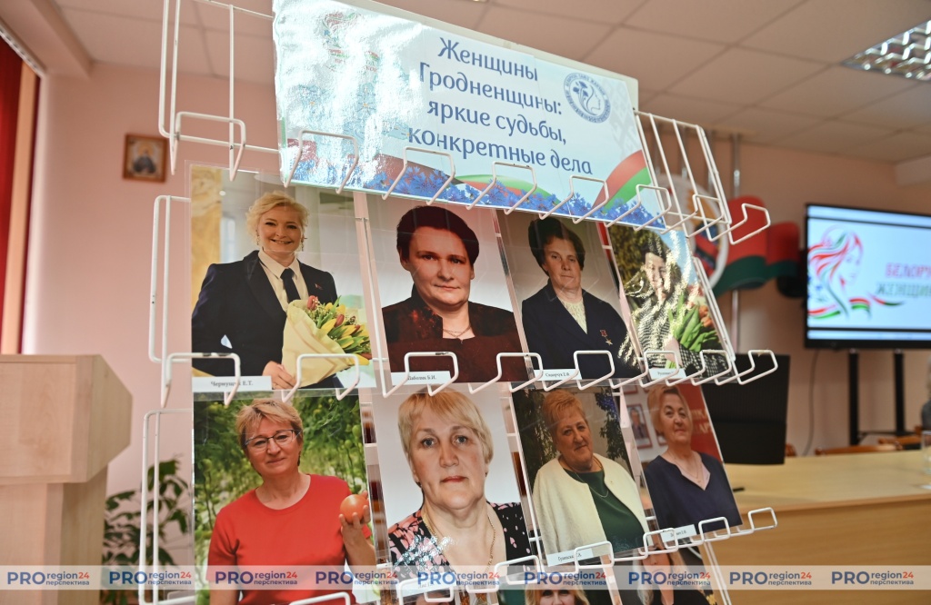 Выставка женщины 7
